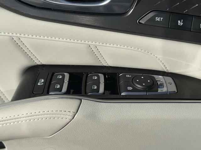 used 2023 Kia Sorento Hybrid car, priced at $33,978