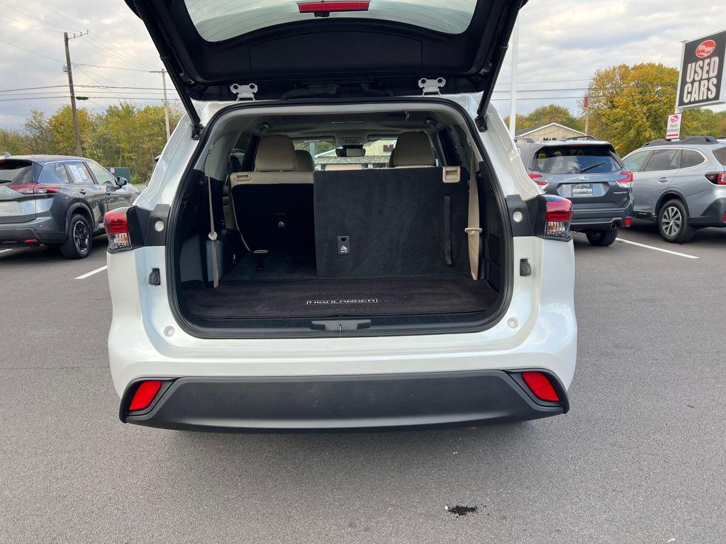 used 2023 Toyota Highlander car, priced at $34,888