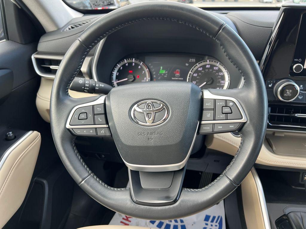 used 2023 Toyota Highlander car, priced at $34,888