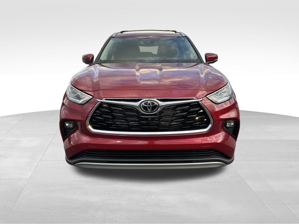 new 2026 Toyota Highlander Hybrid car, priced at $57,212