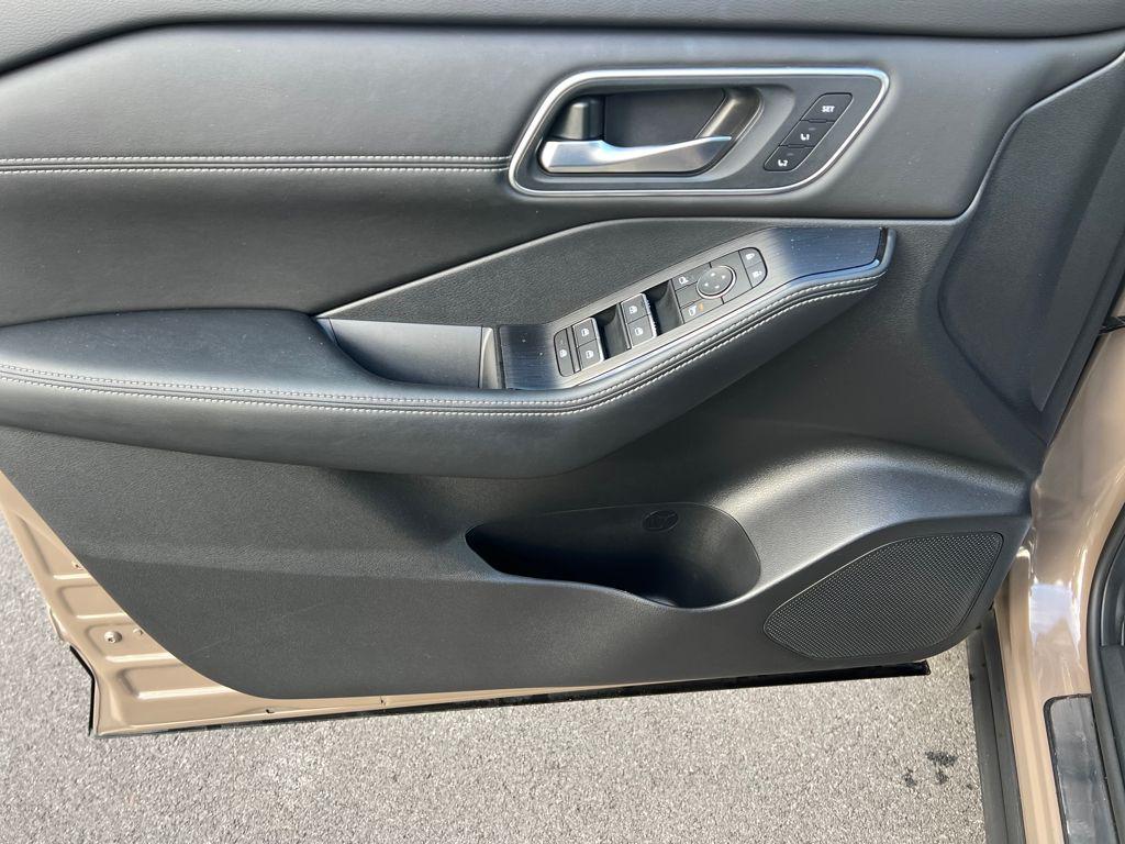 used 2024 Nissan Rogue car, priced at $30,888