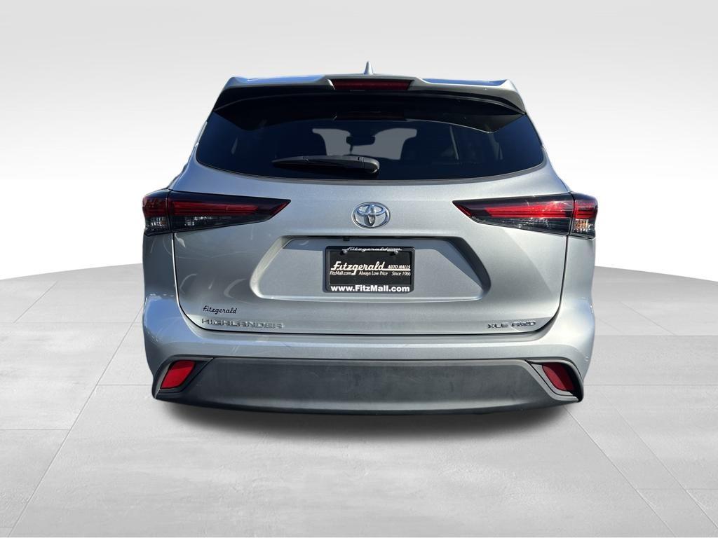 used 2024 Toyota Highlander car, priced at $38,888