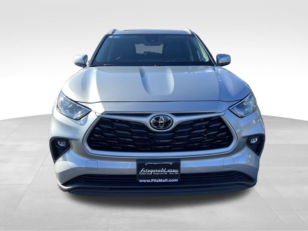 used 2024 Toyota Highlander car, priced at $38,888