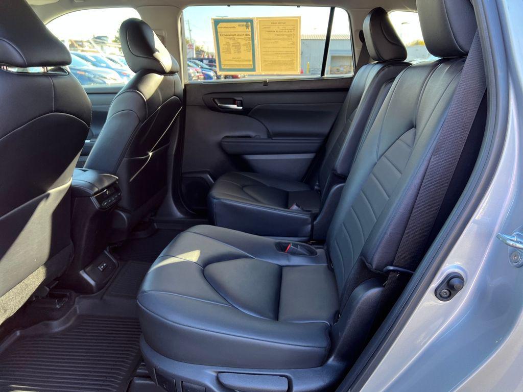 used 2024 Toyota Highlander car, priced at $38,888