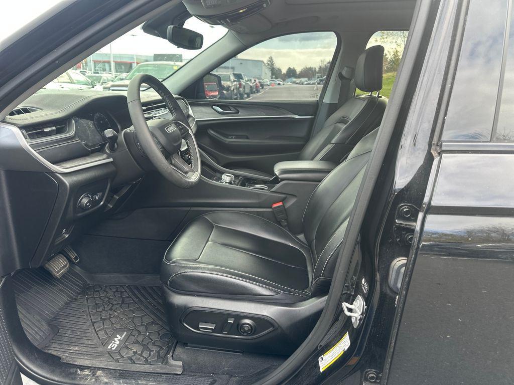 used 2023 Jeep Grand Cherokee car, priced at $31,488