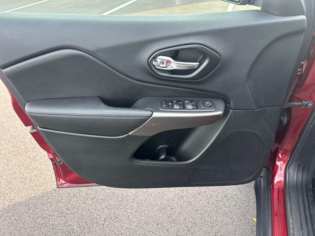 used 2020 Jeep Cherokee car, priced at $14,988