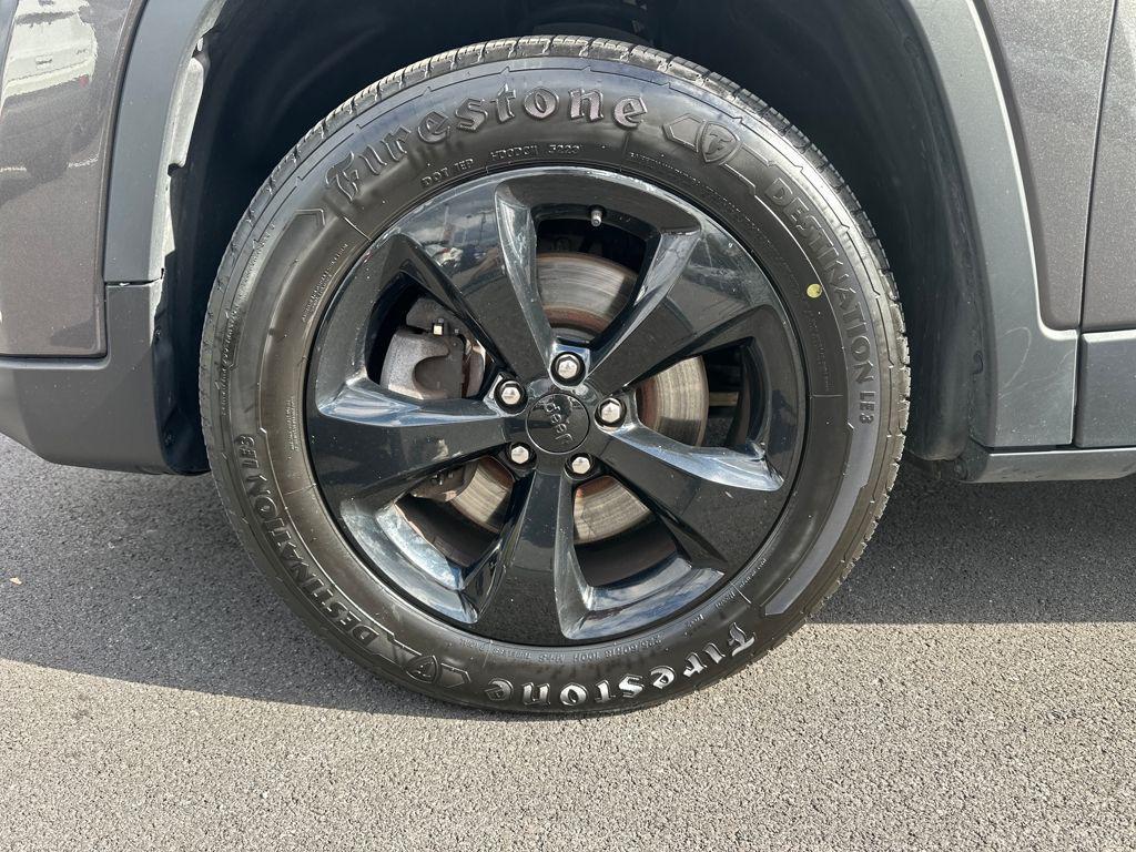 used 2020 Jeep Cherokee car, priced at $18,688