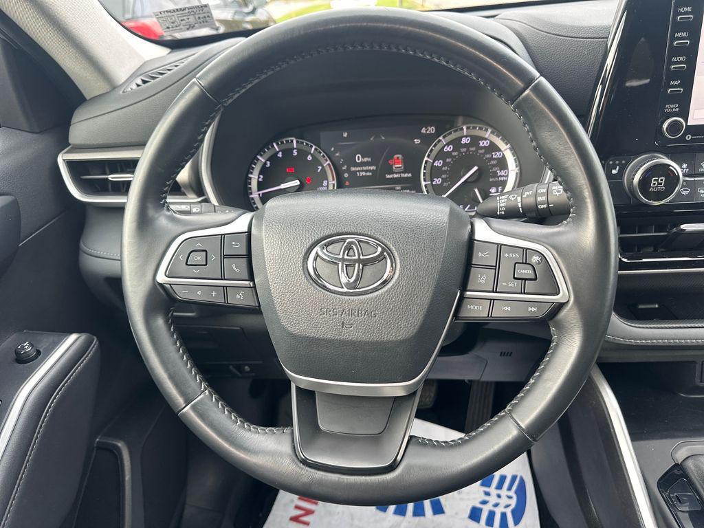 used 2022 Toyota Highlander car, priced at $32,488