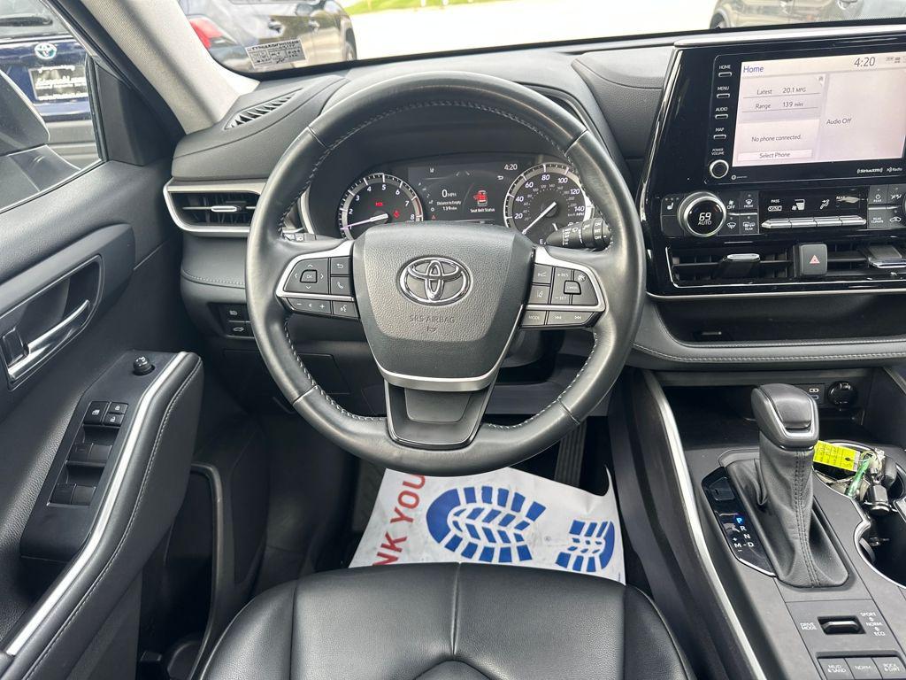 used 2022 Toyota Highlander car, priced at $32,488