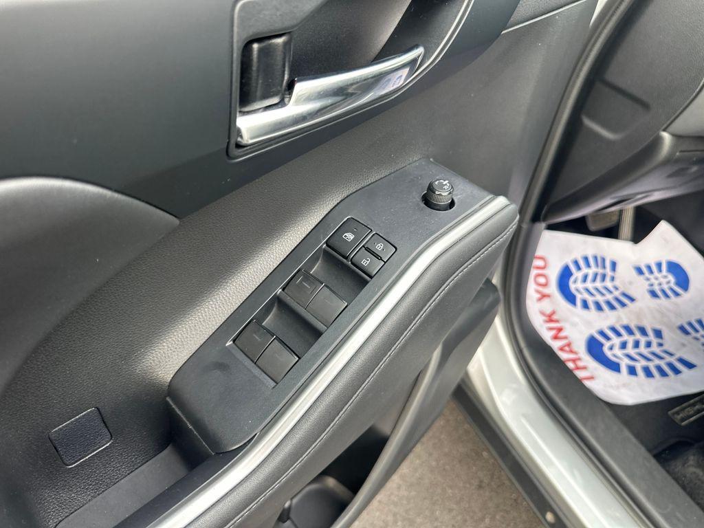 used 2022 Toyota Highlander car, priced at $32,488