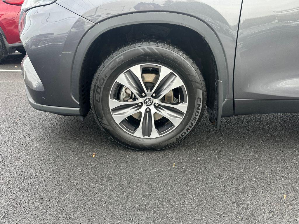 used 2021 Toyota Highlander car, priced at $27,988
