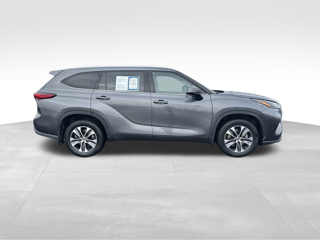 used 2021 Toyota Highlander car, priced at $27,988