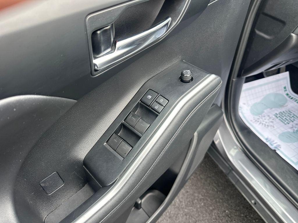 used 2021 Toyota Highlander car, priced at $27,988