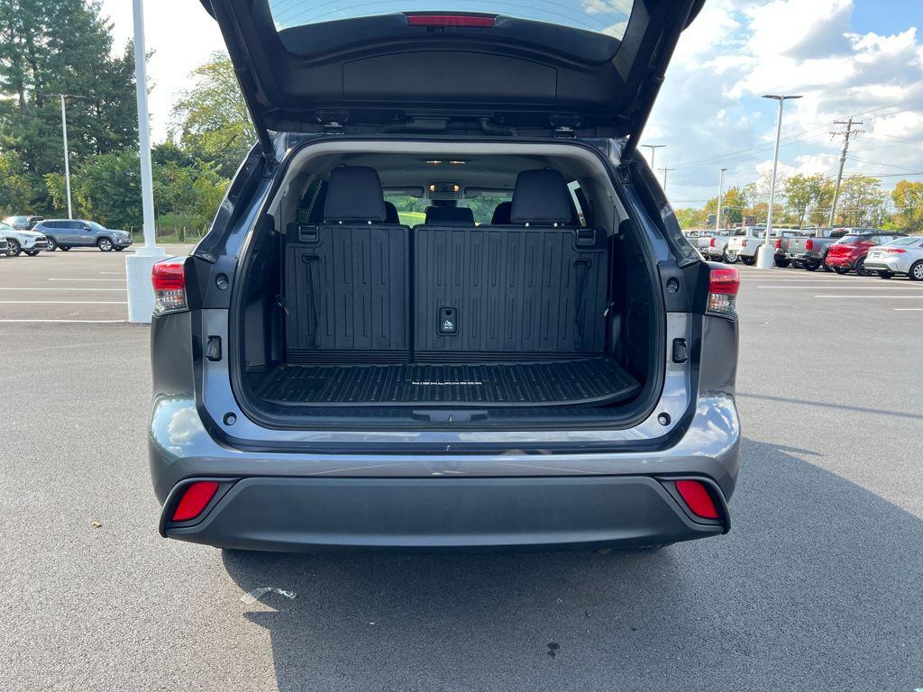 used 2023 Toyota Highlander Hybrid car, priced at $34,688