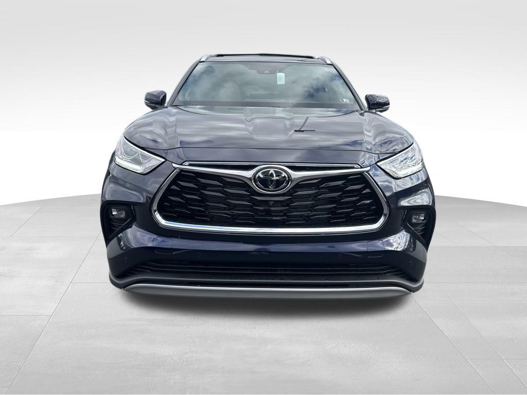 new 2025 Toyota Highlander Hybrid car, priced at $55,167