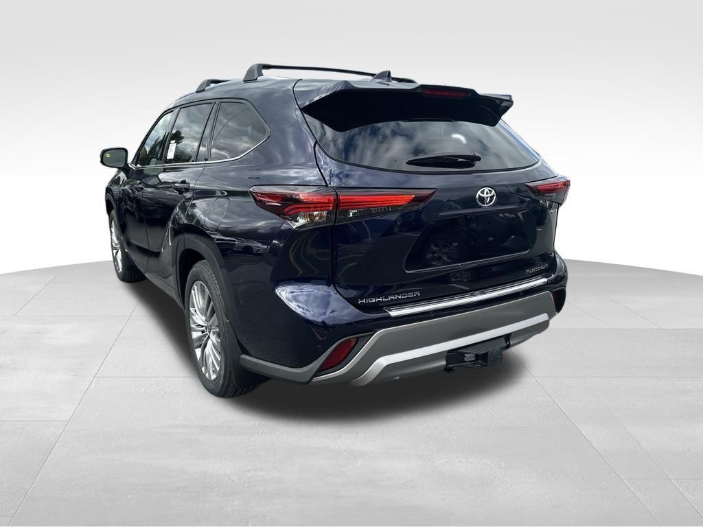 new 2025 Toyota Highlander Hybrid car, priced at $55,167