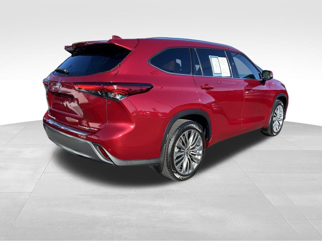 used 2021 Toyota Highlander car, priced at $35,988