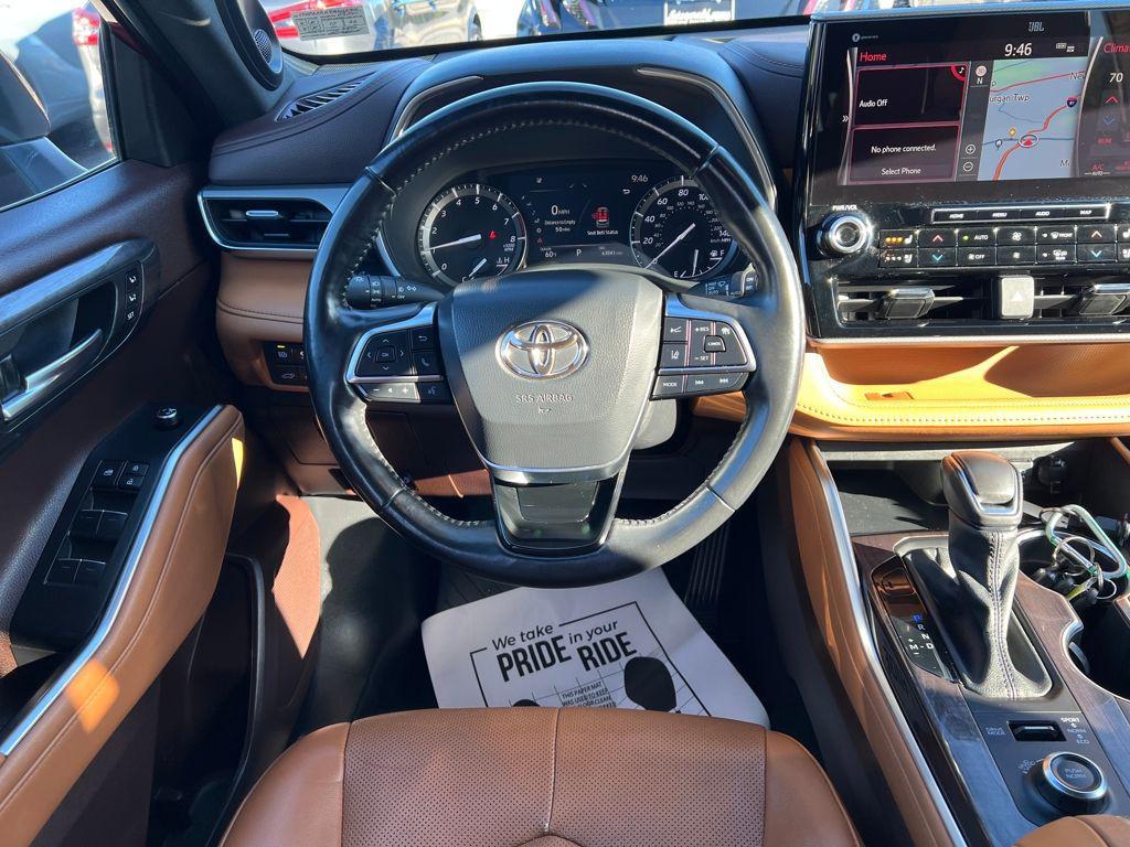 used 2021 Toyota Highlander car, priced at $35,988
