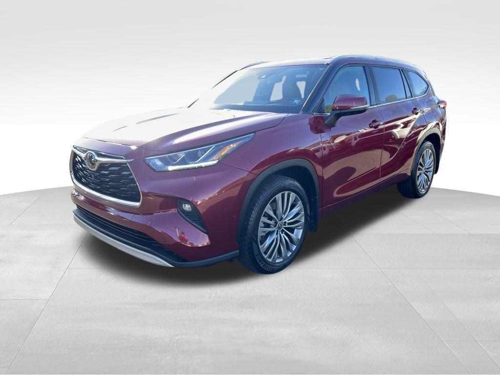 used 2021 Toyota Highlander car, priced at $35,988
