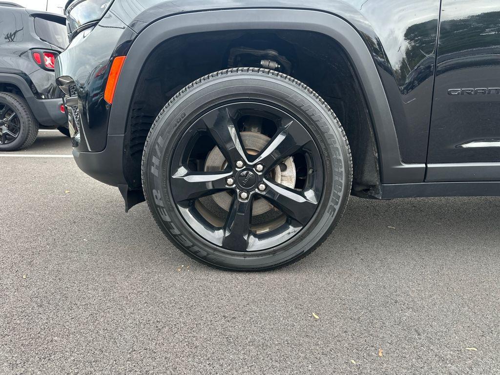 used 2023 Jeep Grand Cherokee car, priced at $32,888