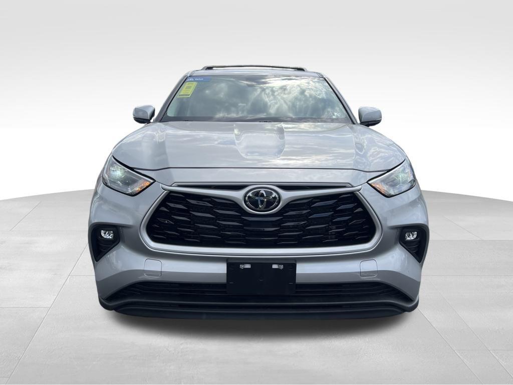 used 2023 Toyota Highlander car, priced at $29,888
