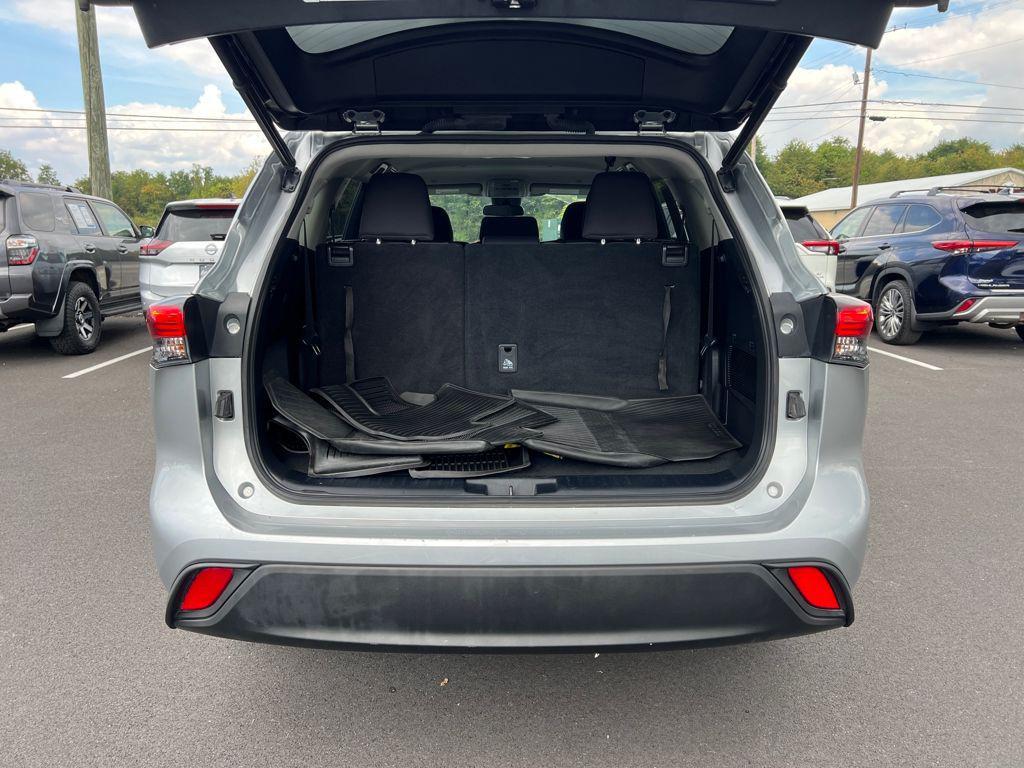used 2023 Toyota Highlander car, priced at $29,888