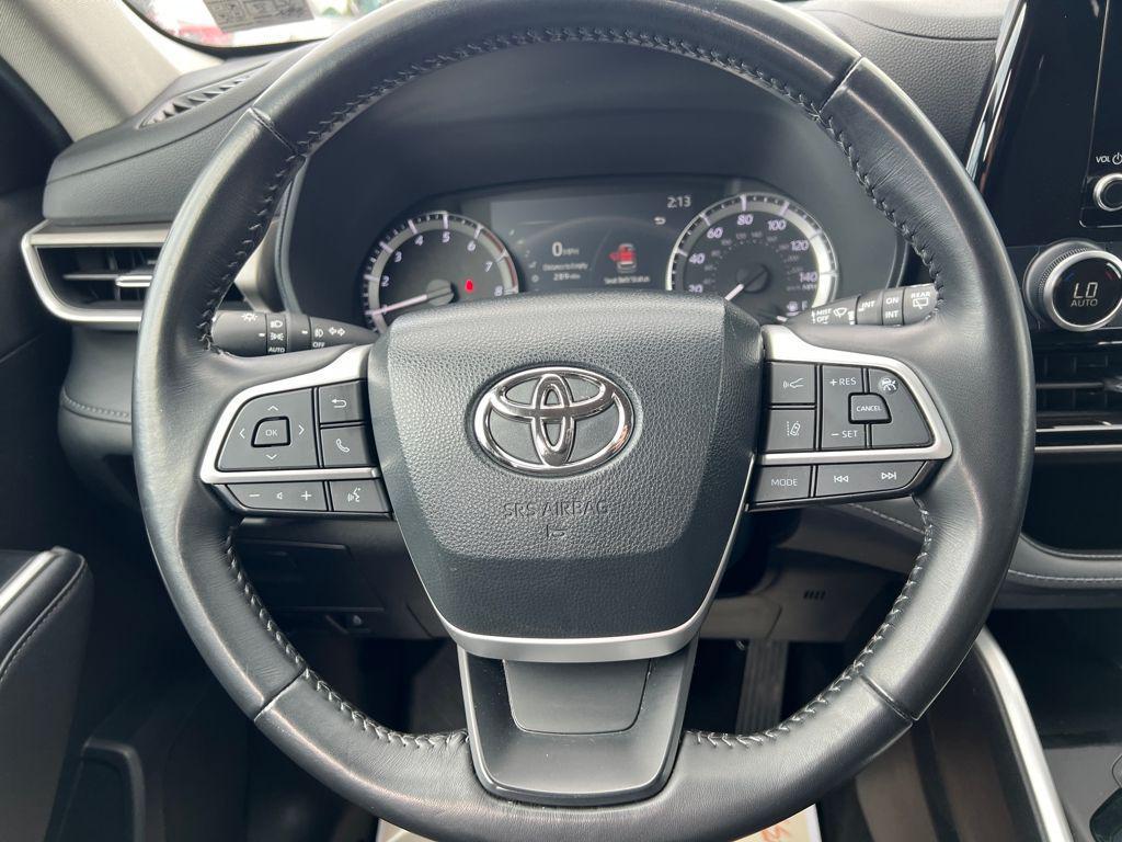 used 2023 Toyota Highlander car, priced at $29,888
