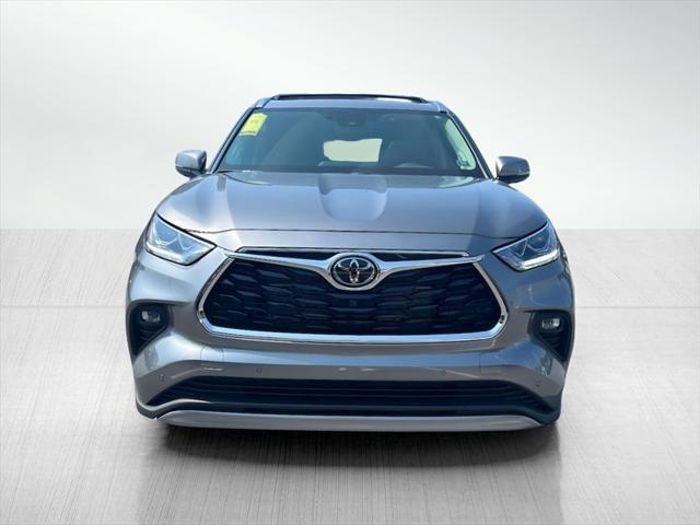 new 2025 Toyota Highlander Hybrid car, priced at $57,826