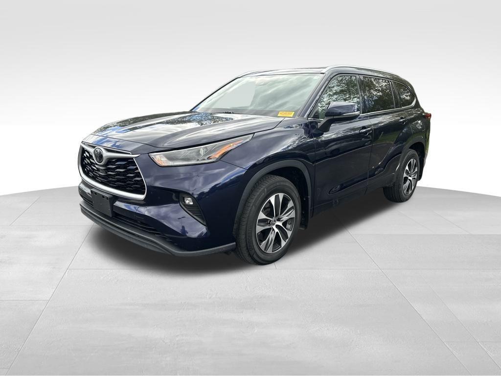 used 2021 Toyota Highlander car, priced at $26,888