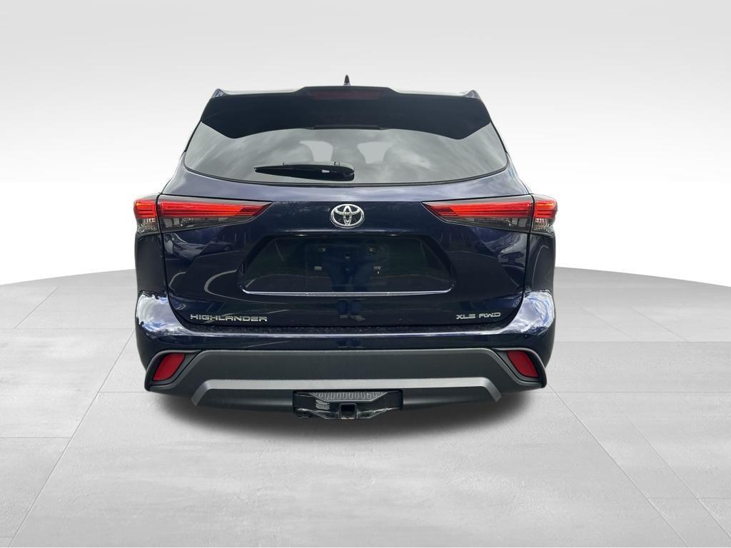 used 2021 Toyota Highlander car, priced at $26,888