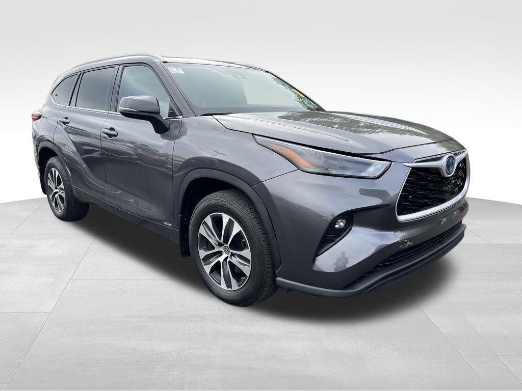 used 2022 Toyota Highlander Hybrid car, priced at $40,988