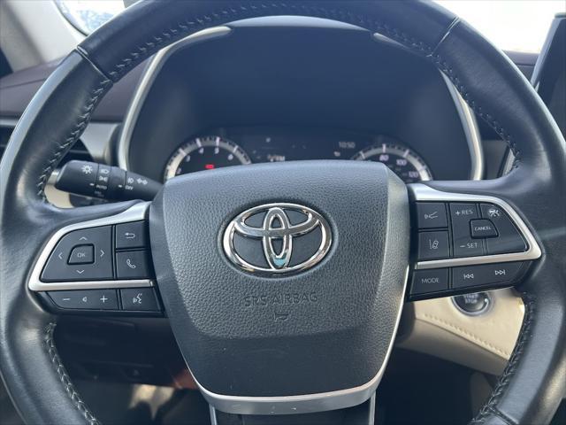 used 2022 Toyota Highlander car, priced at $35,888