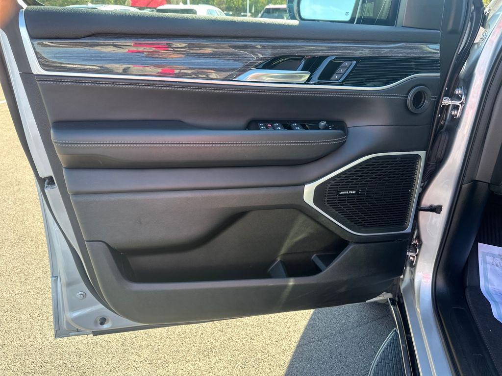 used 2022 Jeep Wagoneer car, priced at $47,388