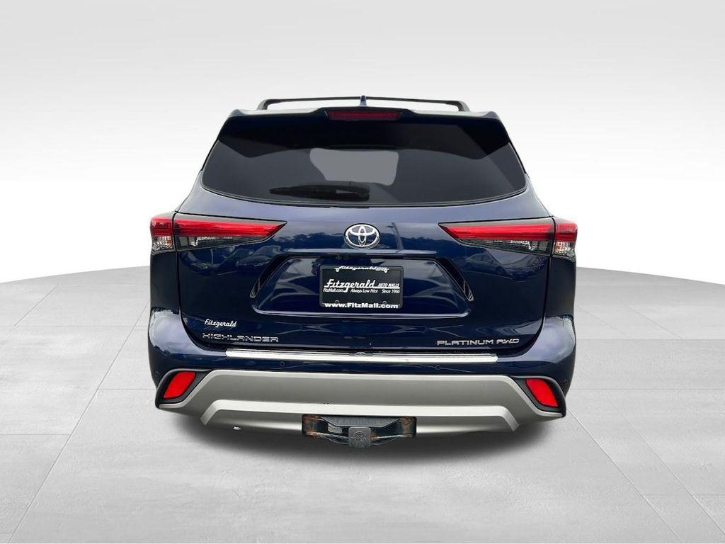 used 2022 Toyota Highlander car, priced at $39,888