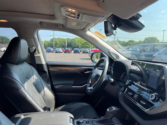 used 2022 Toyota Highlander car, priced at $41,488