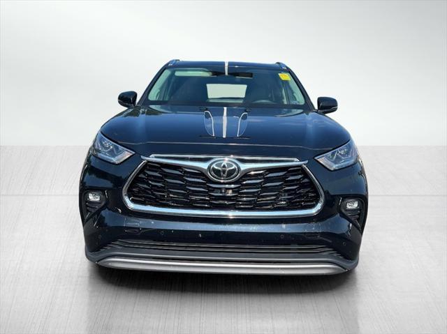used 2022 Toyota Highlander car, priced at $41,488