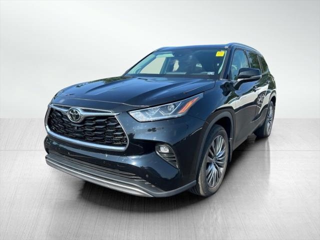 used 2022 Toyota Highlander car, priced at $41,488
