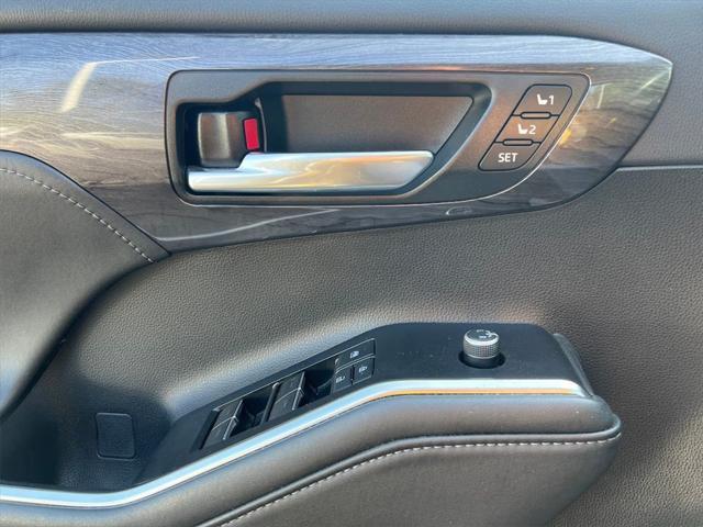 used 2022 Toyota Highlander car, priced at $41,488