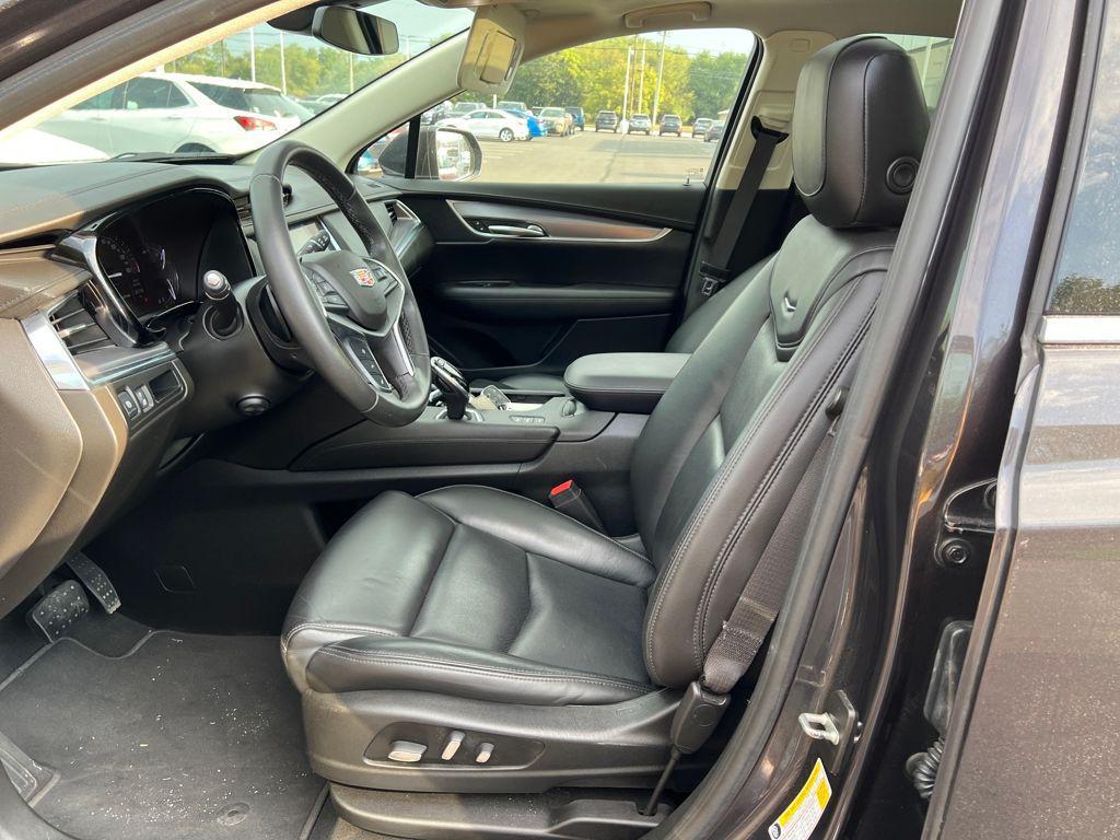 used 2018 Cadillac XT5 car, priced at $25,888