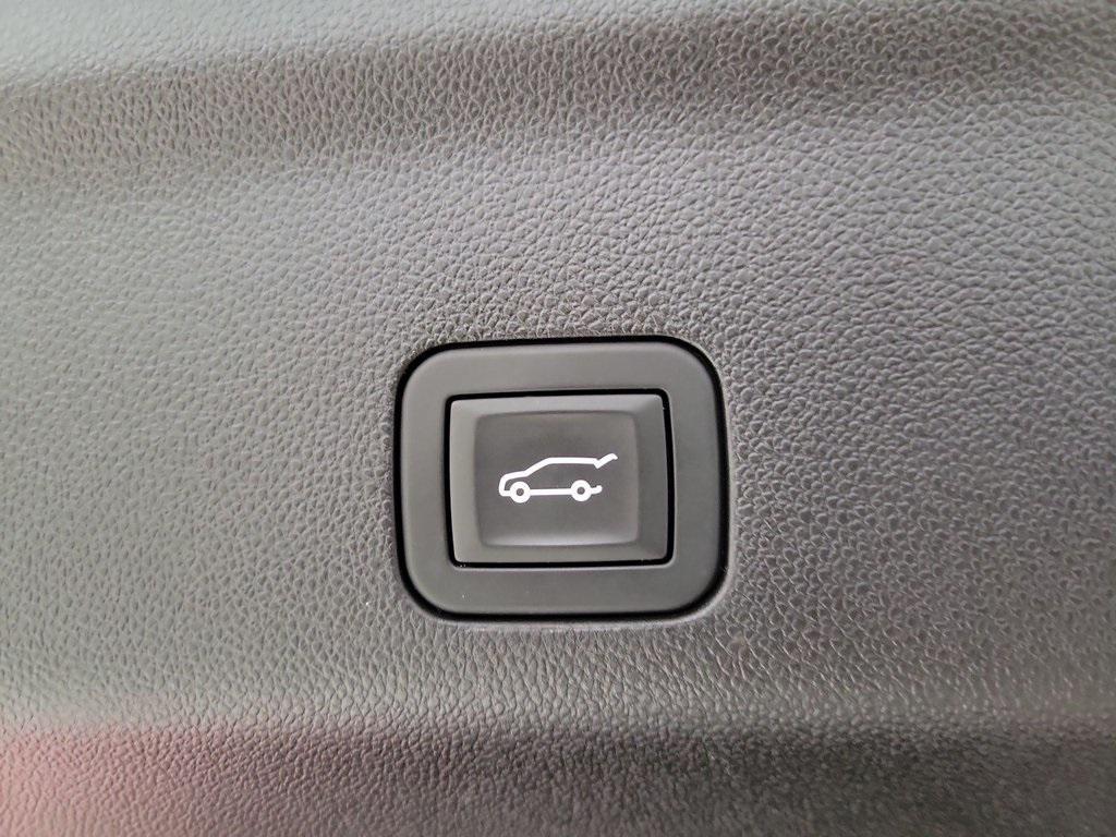 used 2025 GMC Yukon XL car, priced at $71,599