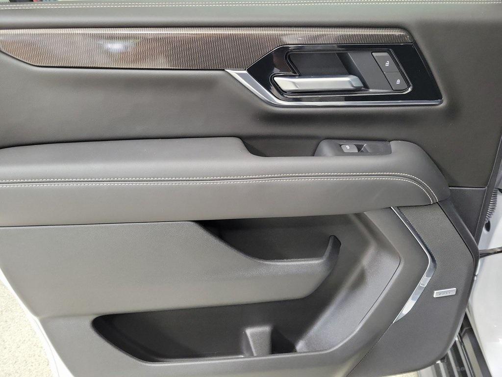used 2025 GMC Yukon XL car, priced at $71,599