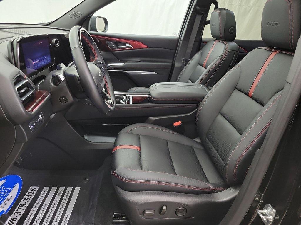 used 2024 Chevrolet Traverse car, priced at $51,999