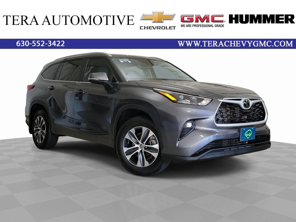 used 2023 Toyota Highlander car, priced at $37,399