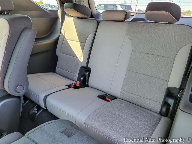 new 2025 Chevrolet Traverse car, priced at $41,195
