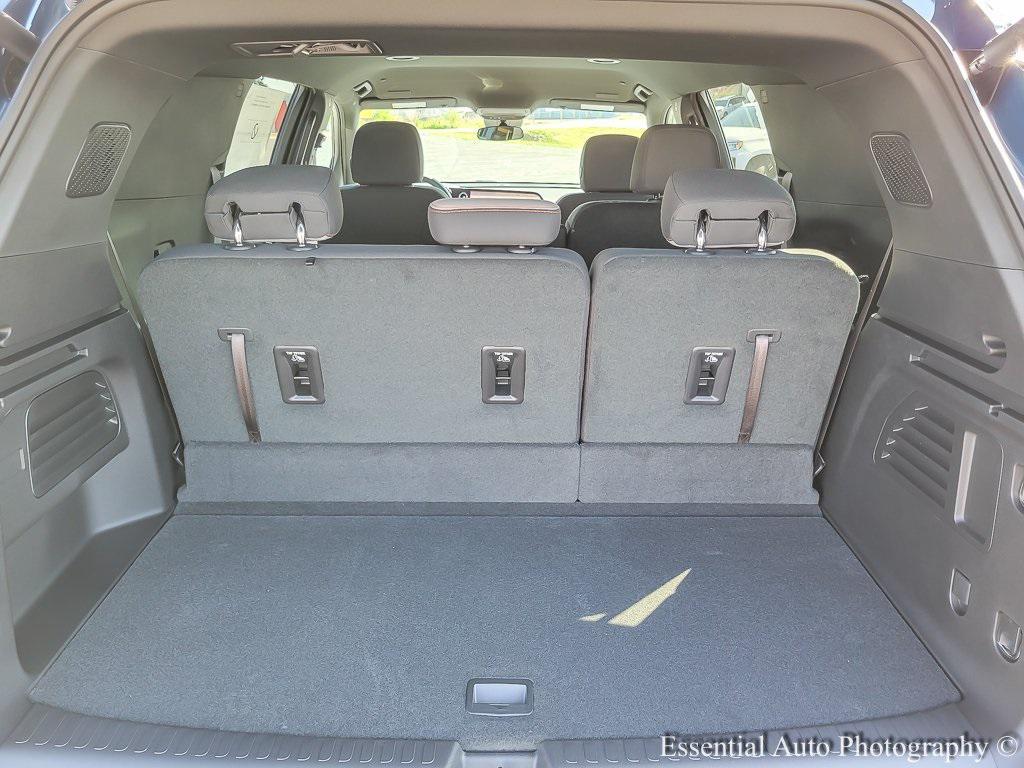 new 2025 Chevrolet Traverse car, priced at $41,000