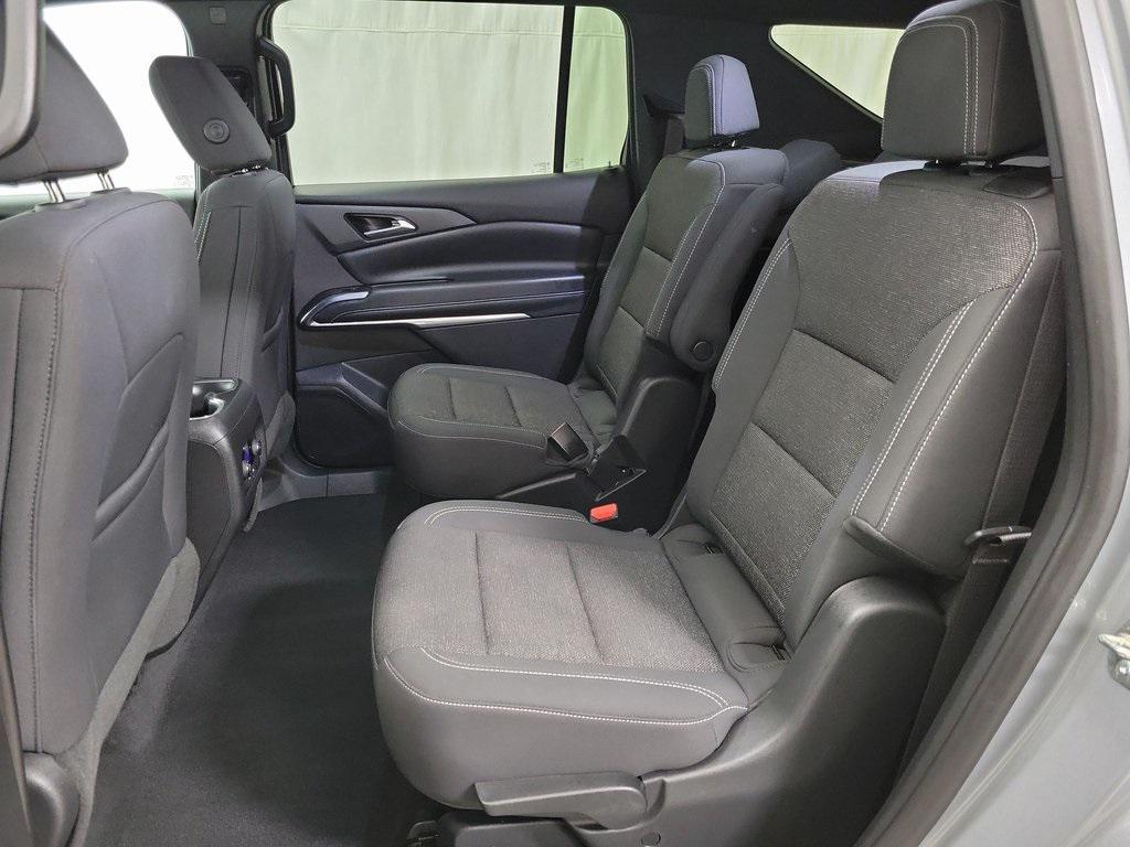 used 2025 Chevrolet Traverse car, priced at $37,699