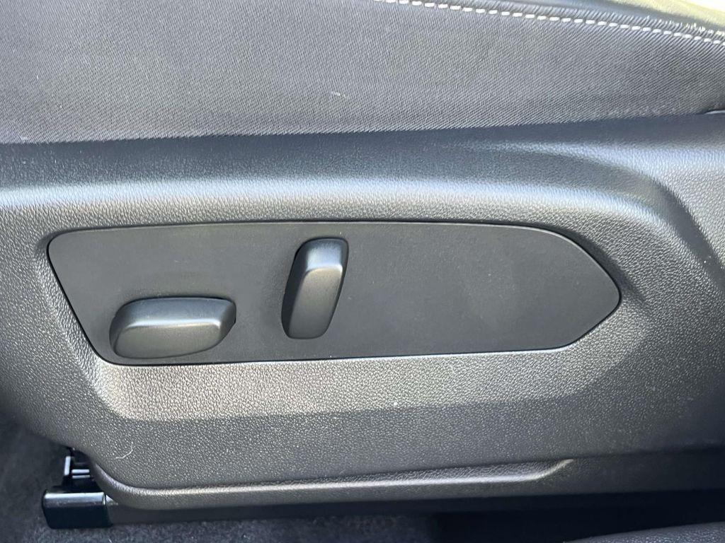 used 2022 Buick Envision car, priced at $24,999