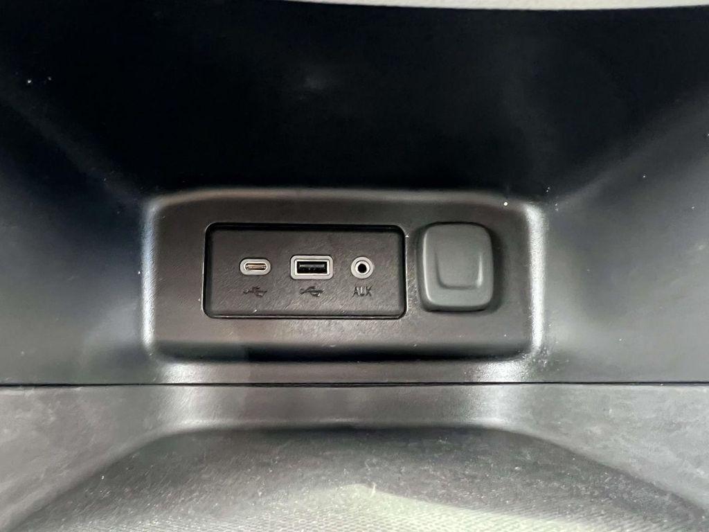 used 2022 Chevrolet Equinox car, priced at $18,999