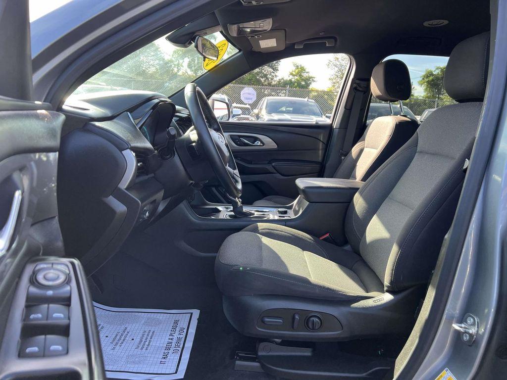 used 2023 Chevrolet Traverse car, priced at $29,699