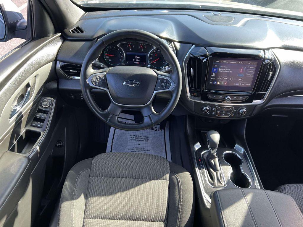 used 2023 Chevrolet Traverse car, priced at $29,699
